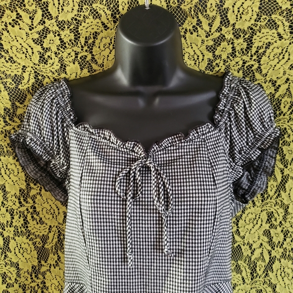 Darling Peplum Puff Sleeve Top - Picture 3 of 3